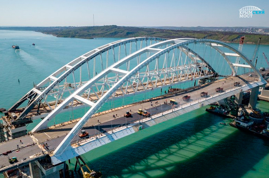 Политолог: истерия вокруг Крымского моста продолжится