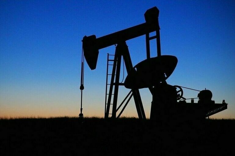 Цена нефти Brent опустилась ниже $102 за баррель