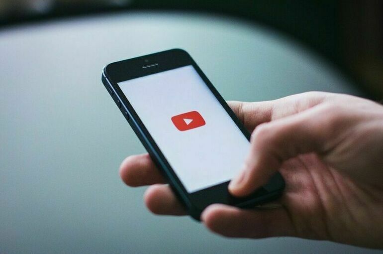 Роскомнадзор: YouTube игнорирует требования по удалению запрещенного контента