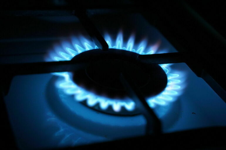Цена на газ в Европе впервые с июня опустилась ниже $1 тысячи