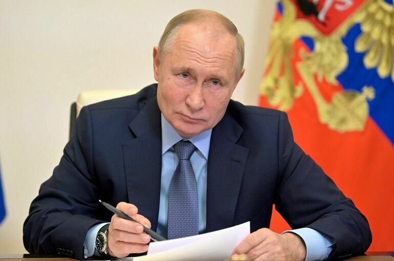 Путин внес в Госдуму законопроект о приостановке участия в ДСНВ