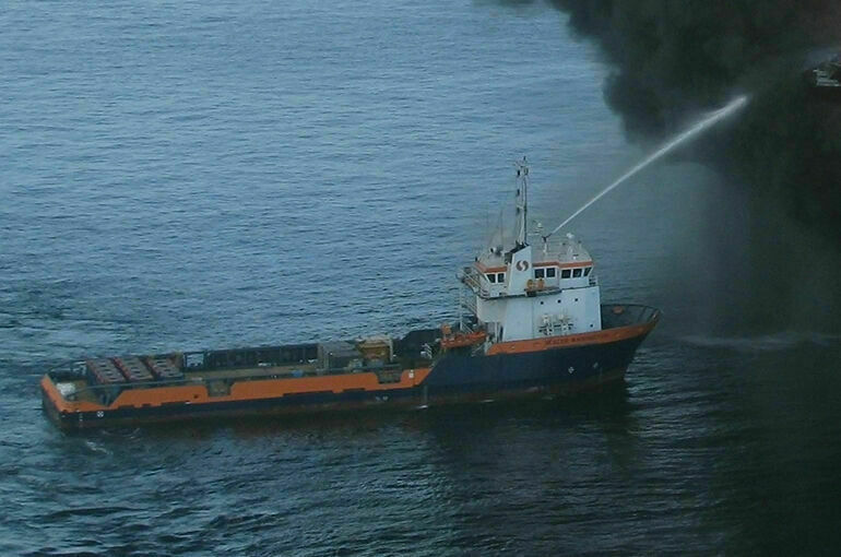 У берегов Южной Кореи загорелось российское рыболовецкое судно