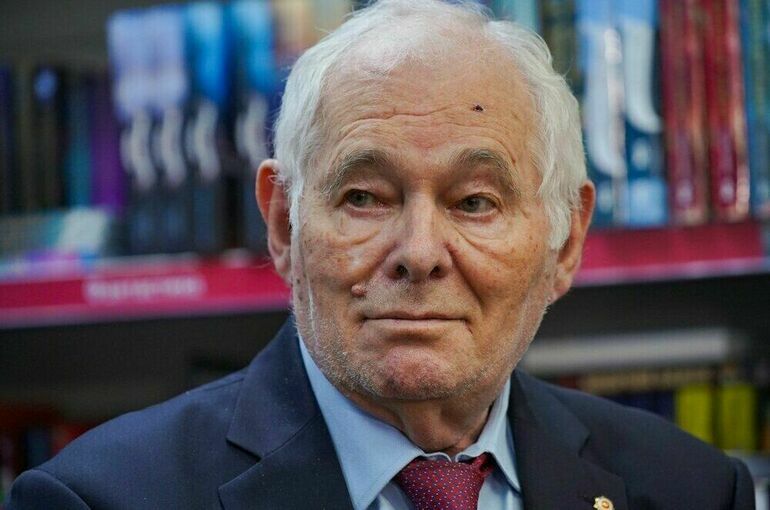 «Детскому доктору мира» Леониду Рошалю исполняется 90 лет
