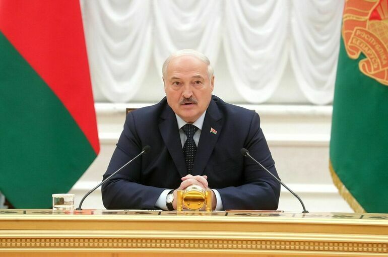 Лукашенко возложил ответственность за подрыв Каховской ГЭС на Киев