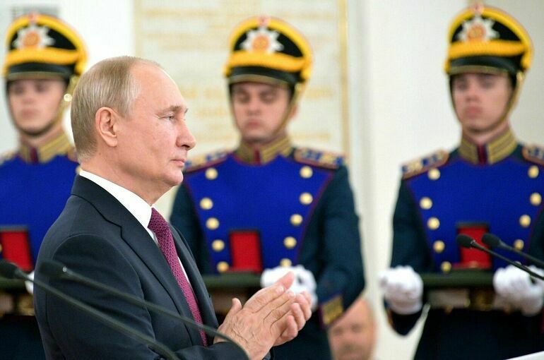 Президент поздравил россиян с  Днем России