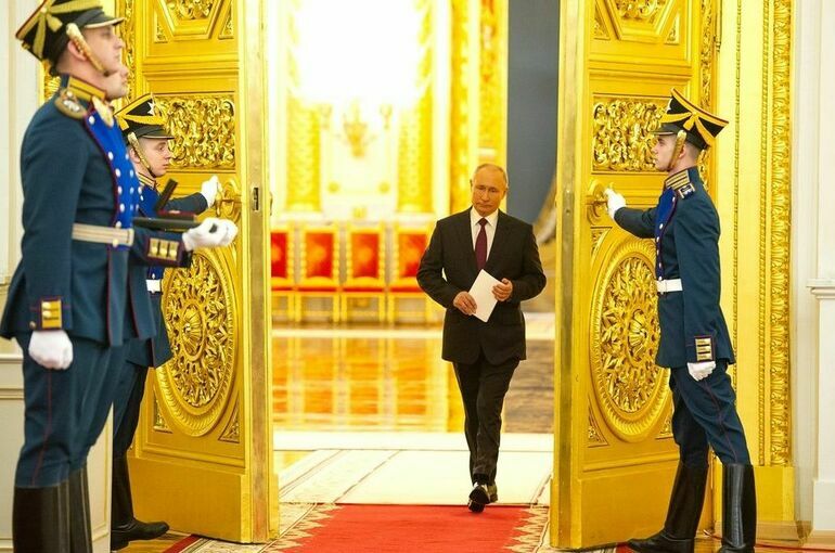 В Кремле проходит встреча Путина с президентом Алжира