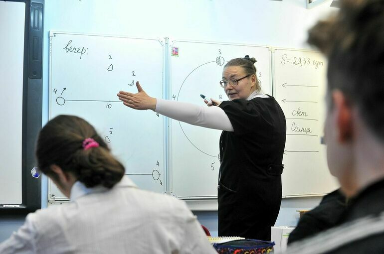 В России уменьшилось число работающих педагогов