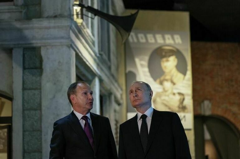 Путин в День памяти и скорби посетил Музей Победы на Поклонной горе