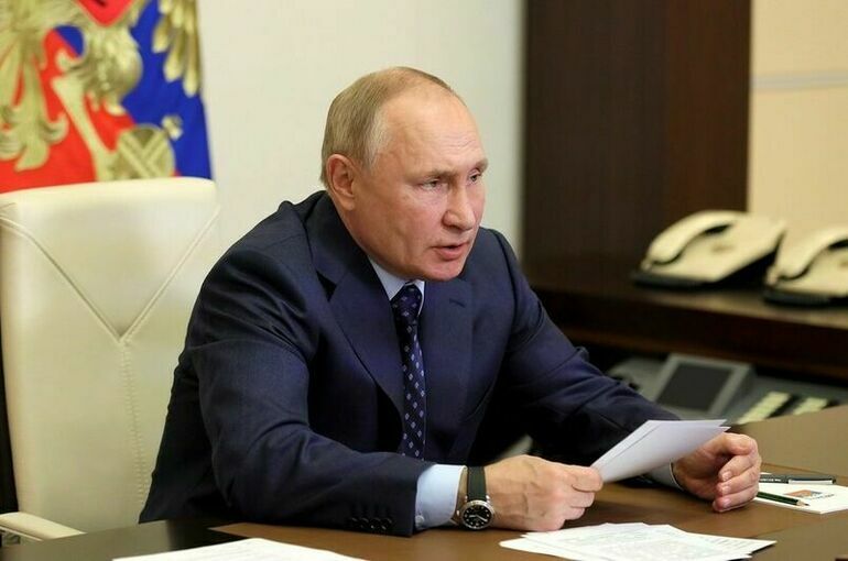 Путин продлил действие спецмер в топливно-энергетической сфере