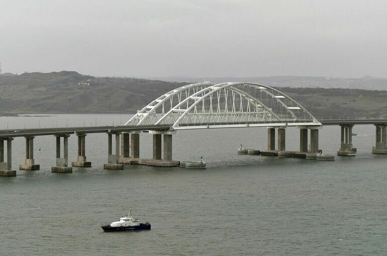 Пробка у Крымского моста увеличилась на полтора километра