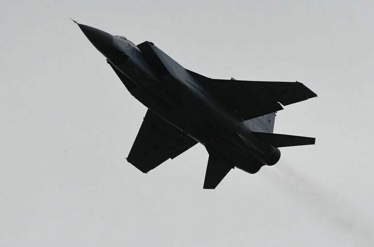 Россия подняла истребитель МиГ-31 из-за норвежского военного самолета