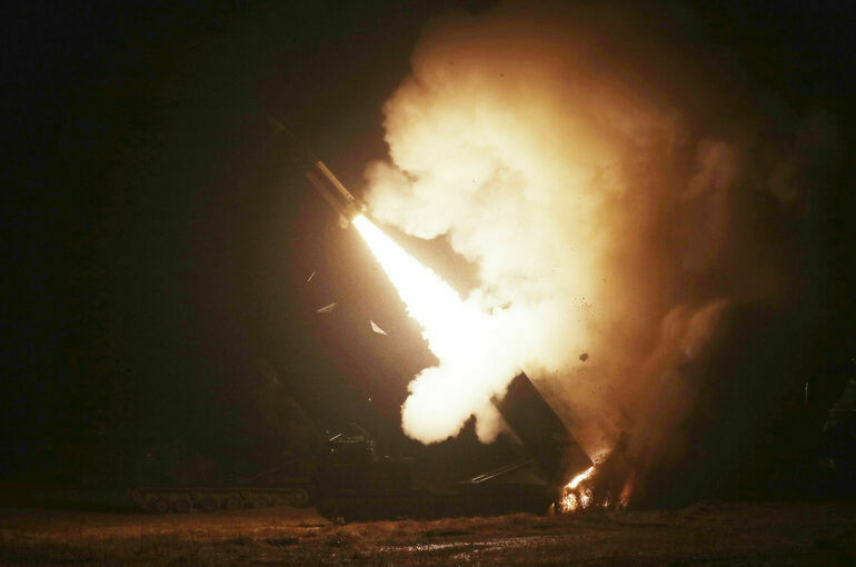 Киев попросил у Вашингтона дальнобойные ракеты ATACMS