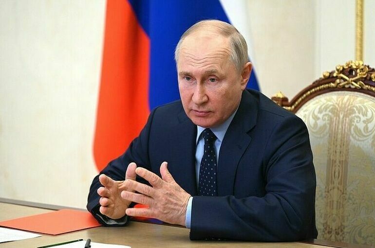 Путин обсудил с Совбезом обеспечение безопасности в информационном пространстве