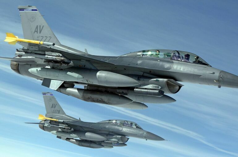 Зеленский заявил, что договорился с Рютте о поставках 42 истребителей F-16