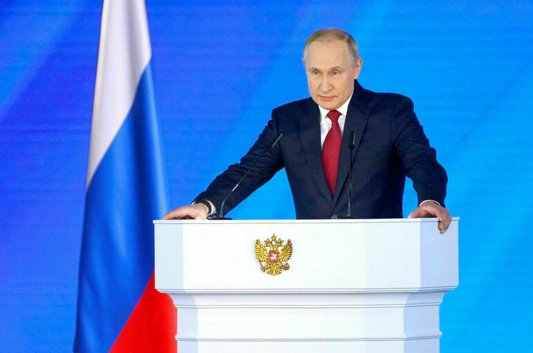 Песков заявил, что никто не сможет составить конкуренцию Путину на выборах