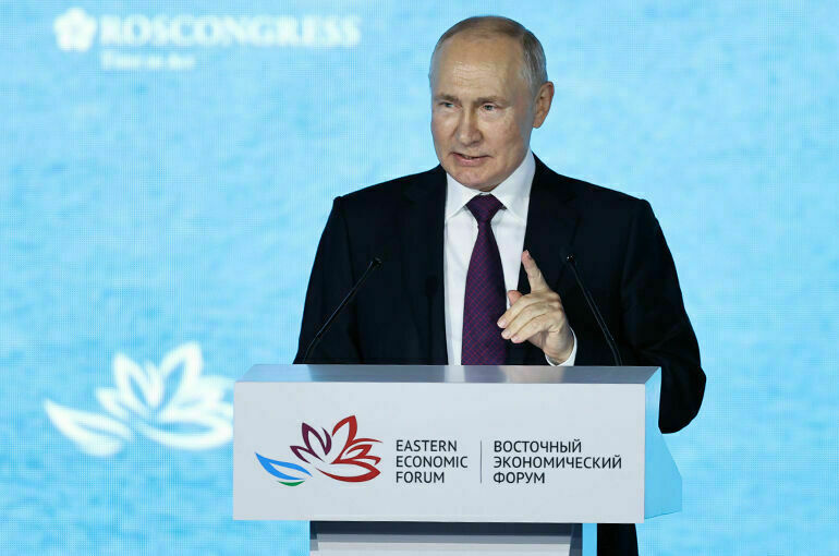 Путин призвал бизнес не наступать на одни и те же грабли с инвестициями за рубежом