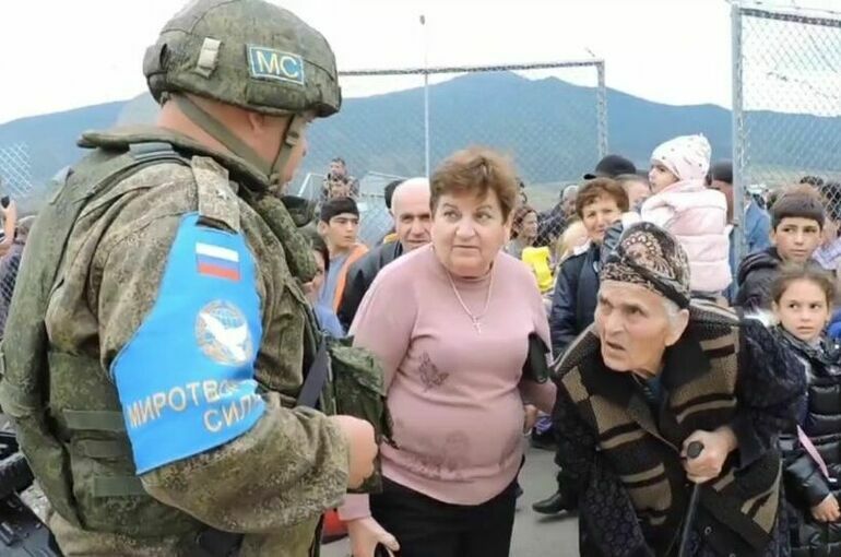 Песков: Российские миротворцы в Нагорном Карабахе проявляют настоящий героизм