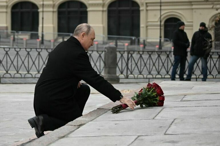 Кремль: Путин возложит цветы к памятнику Минину и Пожарскому 4 ноября