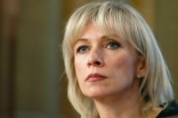 Захарова назвала причину визитов американских политиков на Украину