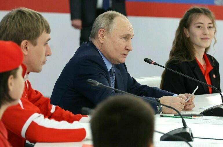 Путин рассказал, как мама поставила его в угол в три года