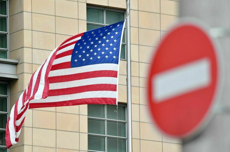 Штат консульского отдела посольства России в США сократится на 40%