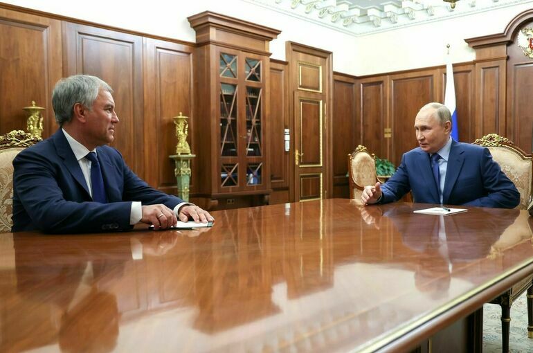 Путин призвал Володина не допускать сбоев в работе Госдумы