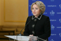 Матвиенко призвала сенаторов «выйти из своих кабинетов»