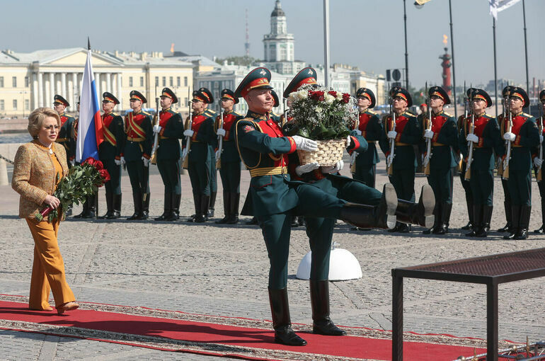 Матвиенко поздравила жителей Санкт-Петербурга с днем основания города