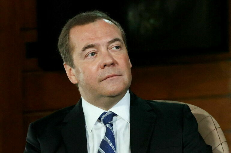 Медведев: Запад может просчитаться в вопросе применения РФ ядерного оружия