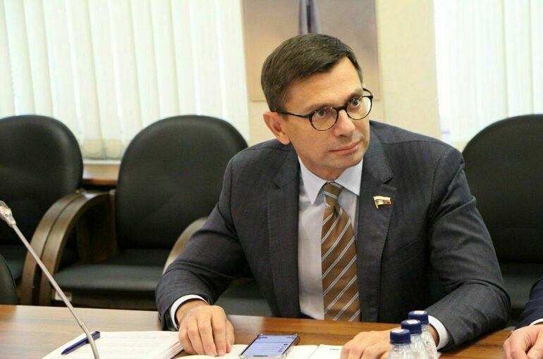 Депутат Антропенко: РФ предлагает решение конфликта народу, а не лидеру Украины
