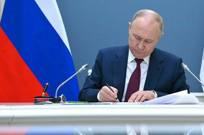 Путин подписал закон о создании СЭЗ в трех регионах