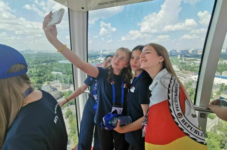 Участники проекта «Поезд Памяти» увидели Москву с высоты 140 метров