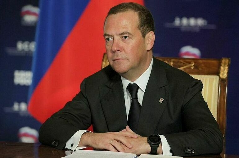 Медведев назвал приоритетной целью поддержку бойцов СВО и жителей новых регионов