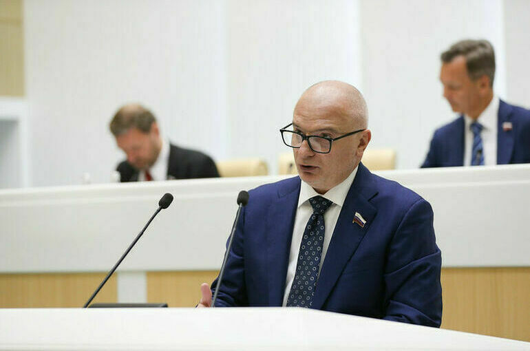 Сенатор Клишас: Комитет Совфеда не поддержит ограничения для соотечественников