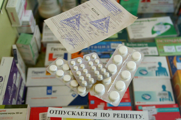Минздрав предложил разрешить аптекам обслуживать просроченные льготные рецепты