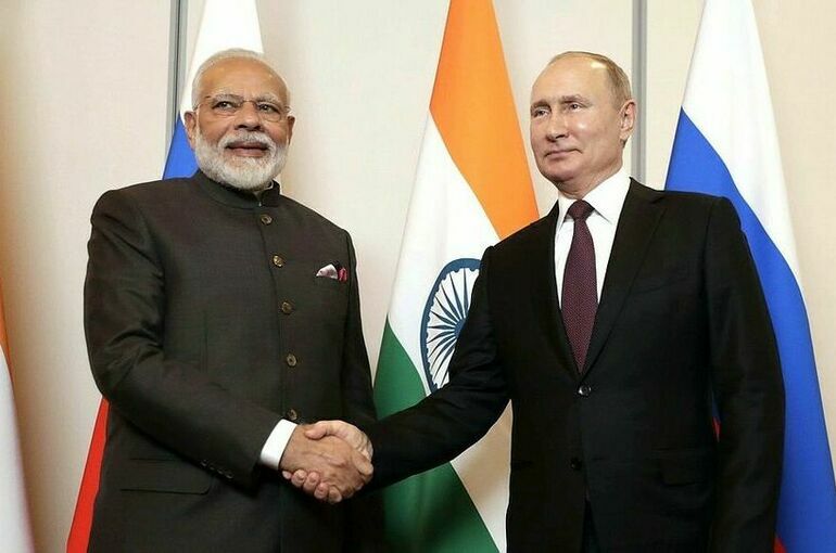 Премьер-министр Индии Моди прибыл в Россию
