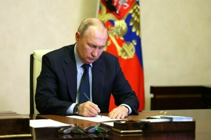 Путин подписал закон о предоставлении части акватории водного объекта без торгов