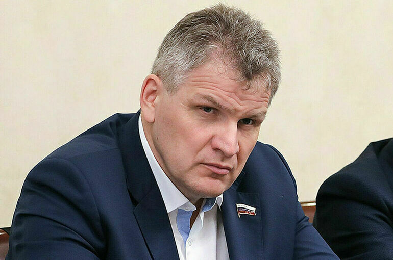 Депутат Куринный поддержал штрафы для родителей курящих детей