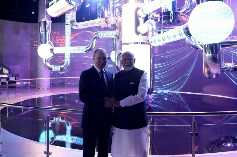 Путин и Моди обсудили использование платежных систем России и Индии