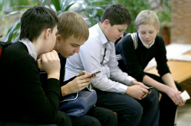 Депутат Тутова рассказала, чем опасны соцсети и онлайн-мессенджеры для детей