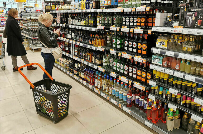 Мораторий на проверку алкогольных магазинов в регионах предложили снять