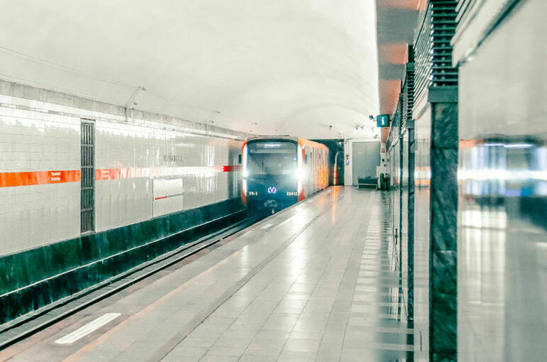 Петербургское метро идет к великой цели маленькими шажками