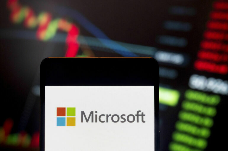 Акции Microsoft упали на 3,15% на фоне глобального сбоя