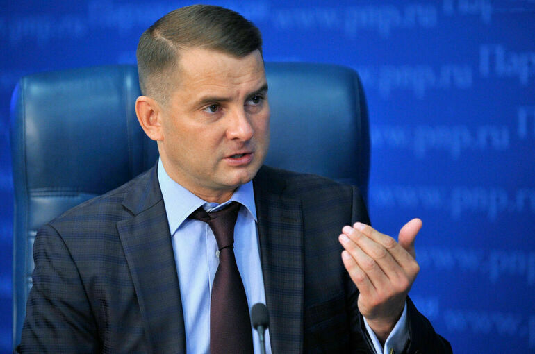 Депутат Нилов: Снимать отпечатки пальцев у мигрантов нужно еще на границе