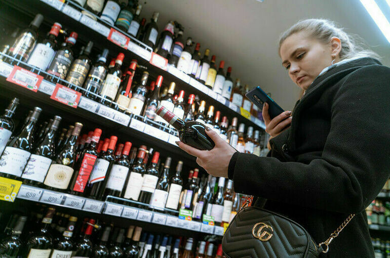 Минфин предлагает перенести маркировку импортного алкоголя на территорию России