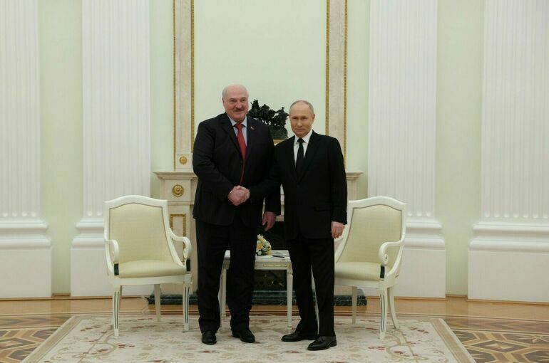  Путин поздравил Лукашенко с 30-летием пребывания в должности