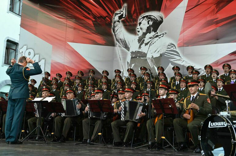 Военные песни в День Победы споют без опасений получить счет