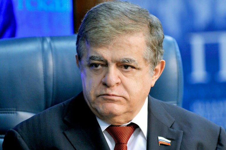Сенатор Джабаров оценил последствия обвинений Шольца в растрате
