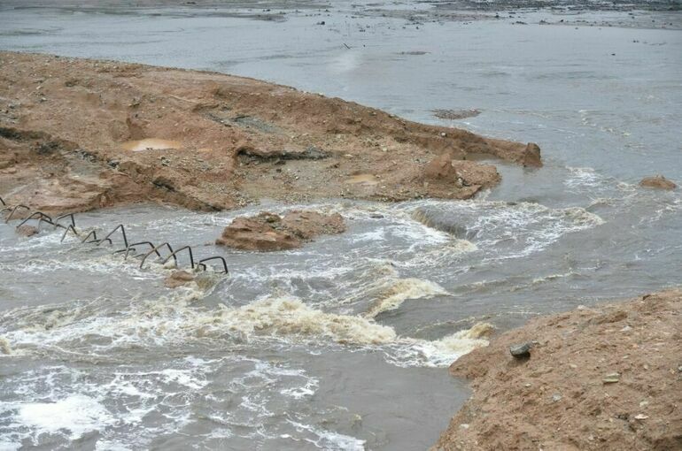 В Челябинской области прорвало дамбу на Киалимском водохранилище