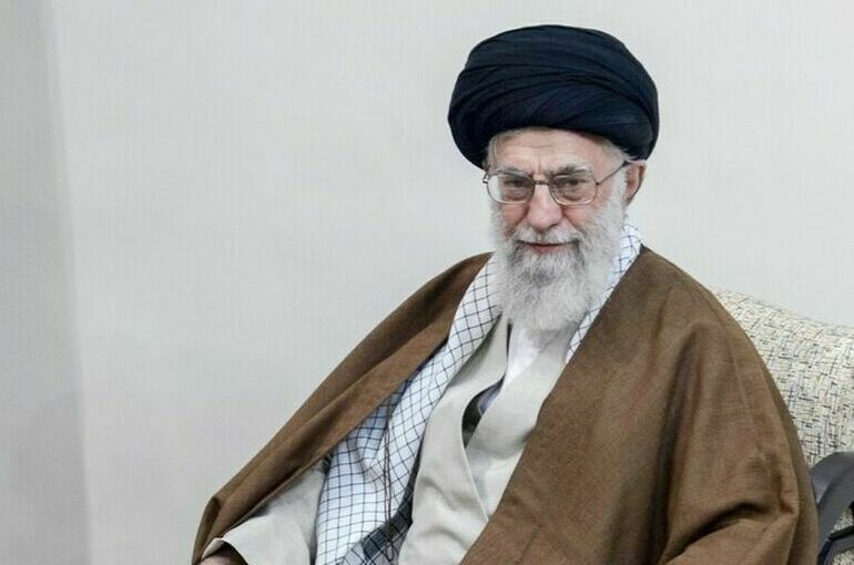 Лидер Ирана Али Хаменеи приказал нанести прямой удар по Израилю